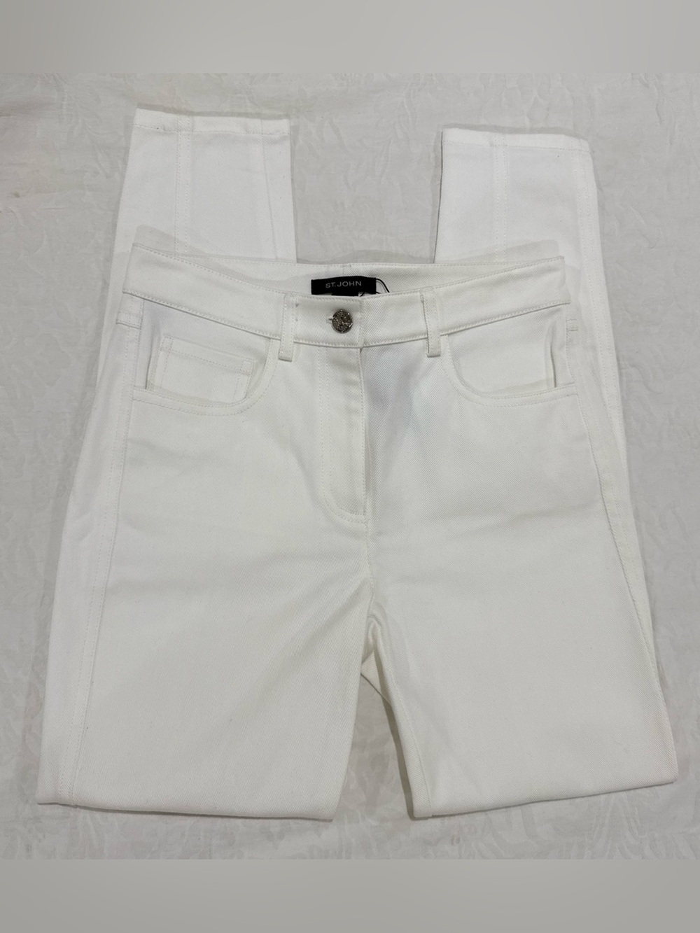 St. John Women’s White Slim Ankle Pants